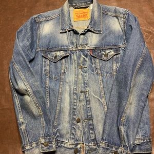 Levi’s denim trucker jacket